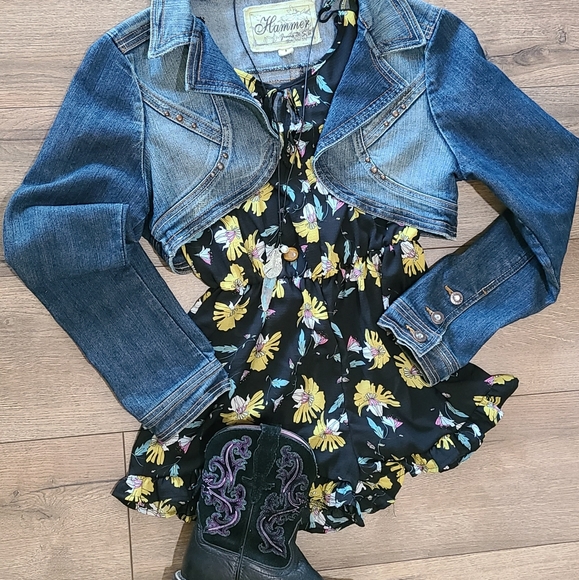 FAVLUX - Black and Yellow Romper - Elastic waist, size Medium -off Shoulder - Picture 2 of 4